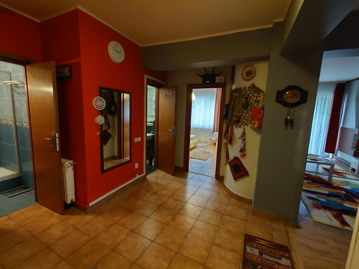 Andreea'S Apartments-Old Town Бухарест Екстер'єр фото