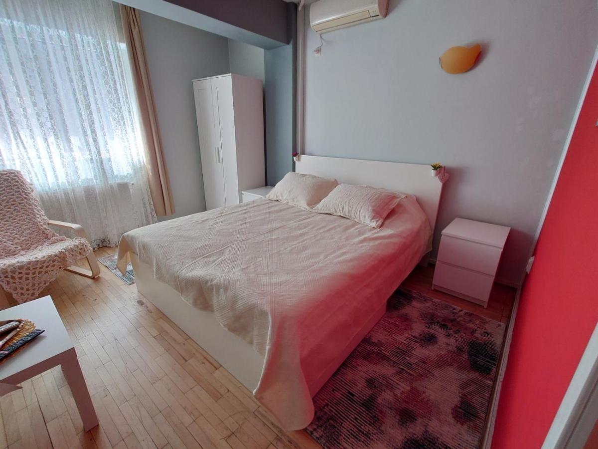 Andreea'S Apartments-Old Town Бухарест Екстер'єр фото