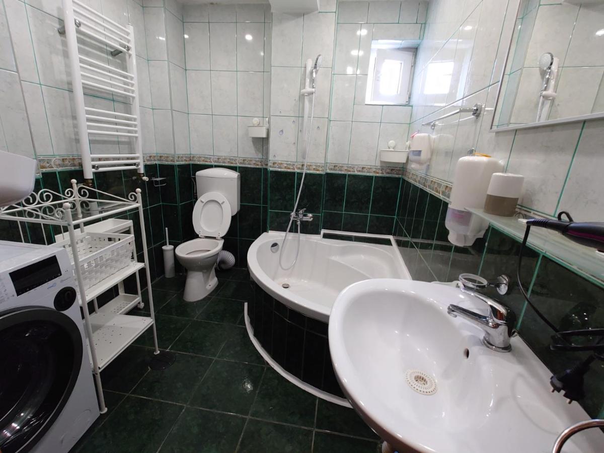Andreea'S Apartments-Old Town Бухарест Екстер'єр фото