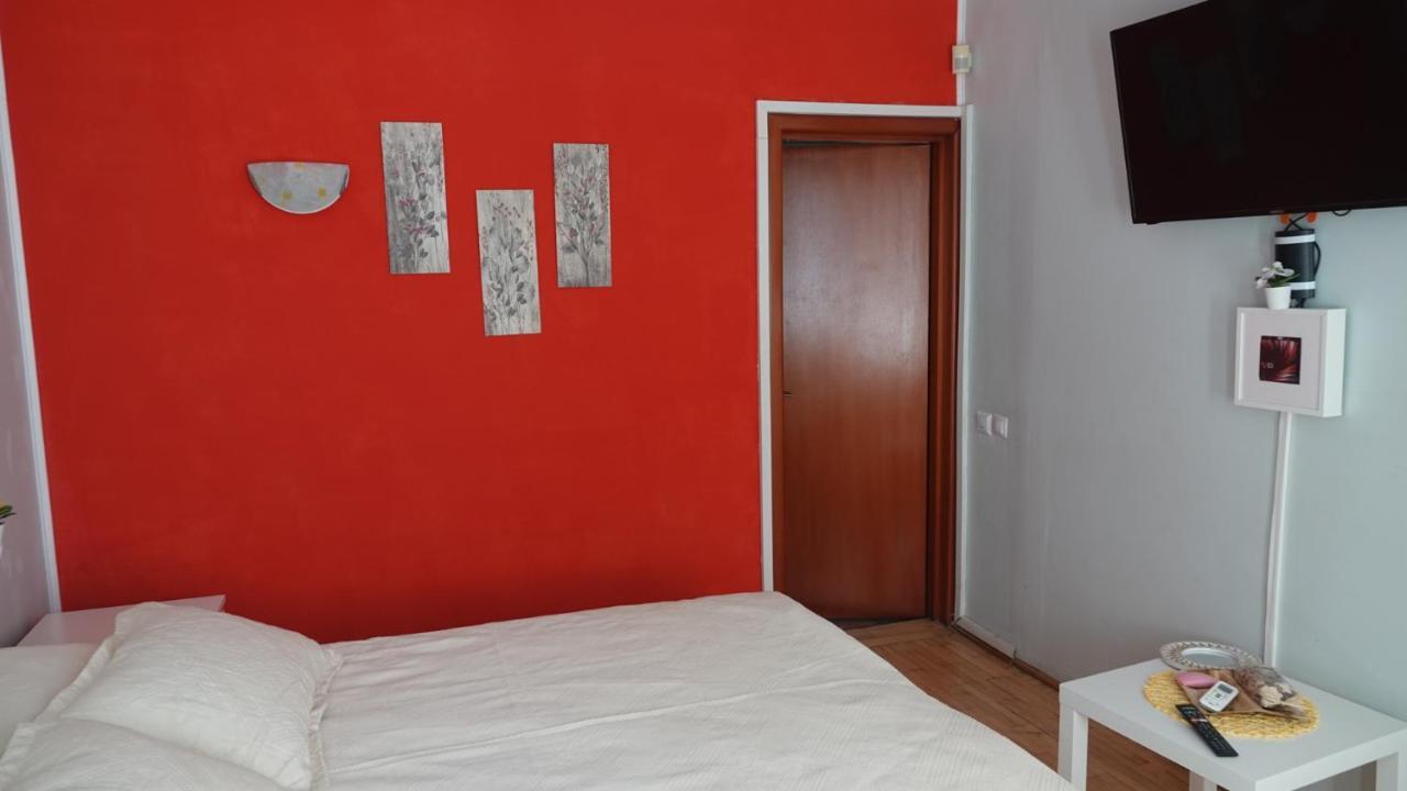 Andreea'S Apartments-Old Town Бухарест Екстер'єр фото