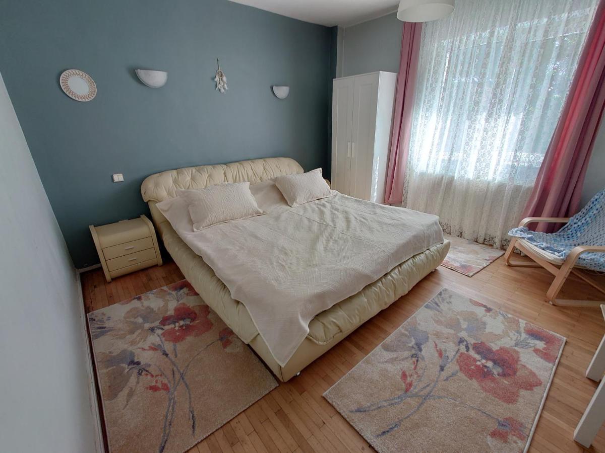 Andreea'S Apartments-Old Town Бухарест Екстер'єр фото