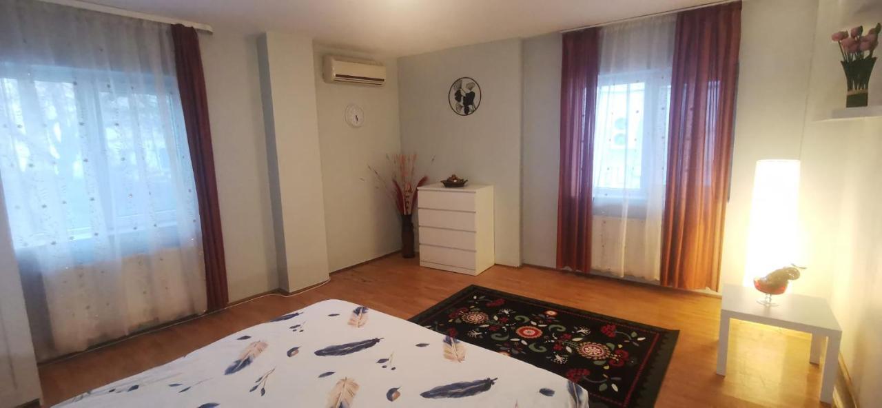 Andreea'S Apartments-Old Town Бухарест Екстер'єр фото