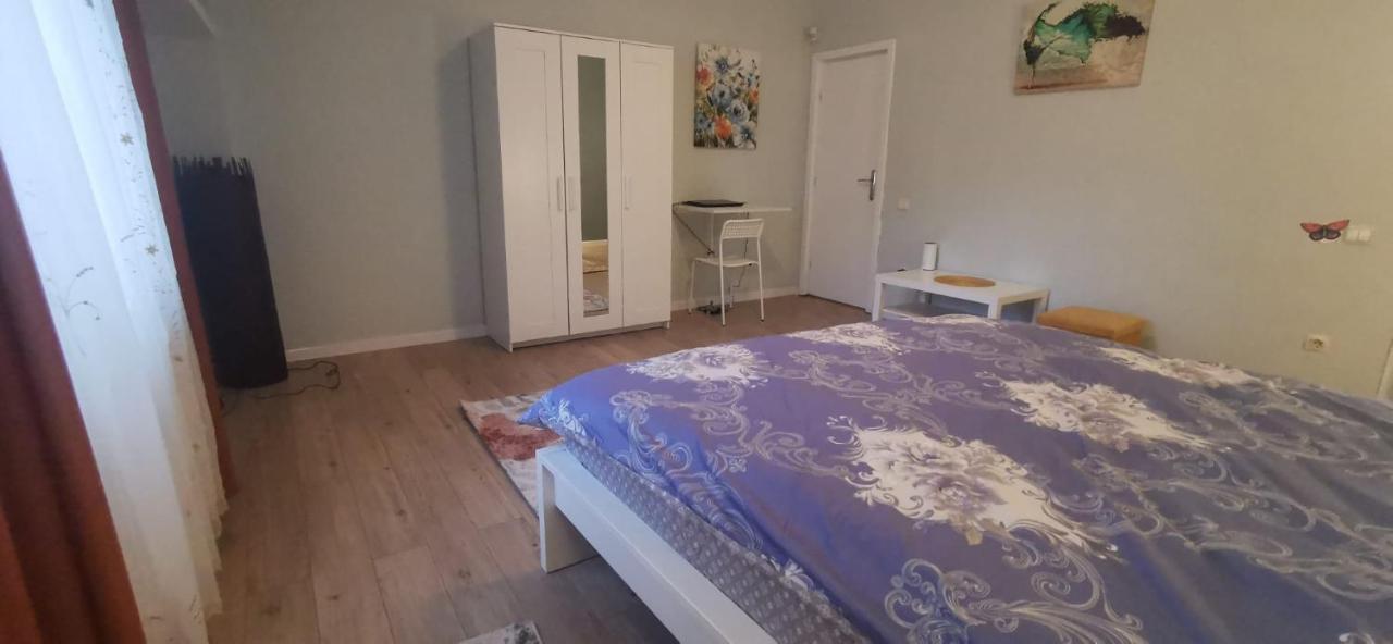 Andreea'S Apartments-Old Town Бухарест Екстер'єр фото