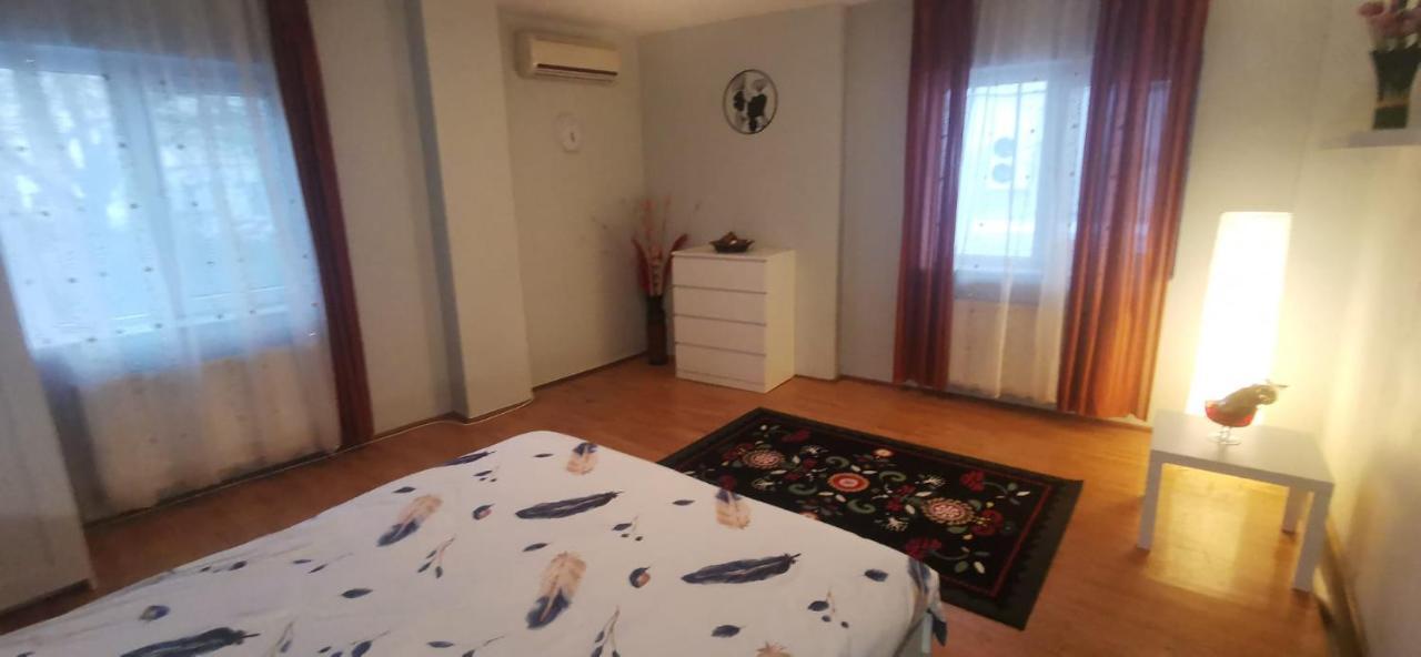 Andreea'S Apartments-Old Town Бухарест Екстер'єр фото