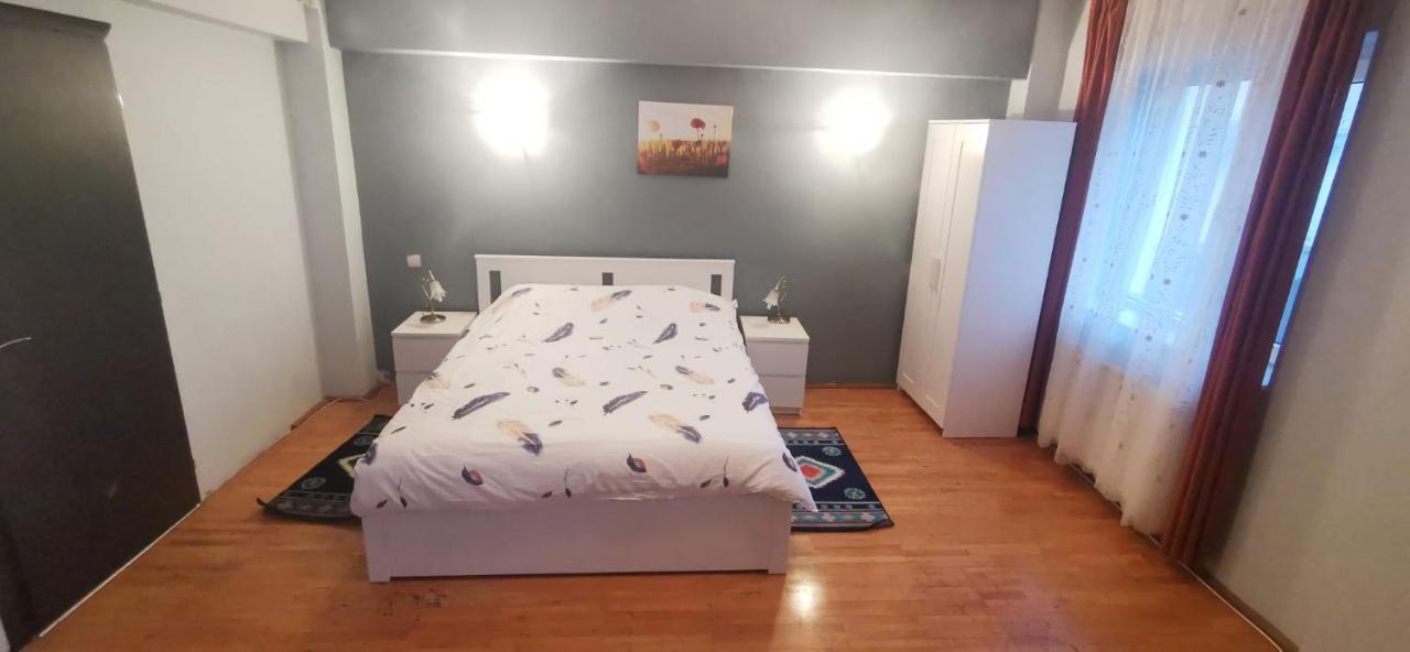 Andreea'S Apartments-Old Town Бухарест Екстер'єр фото